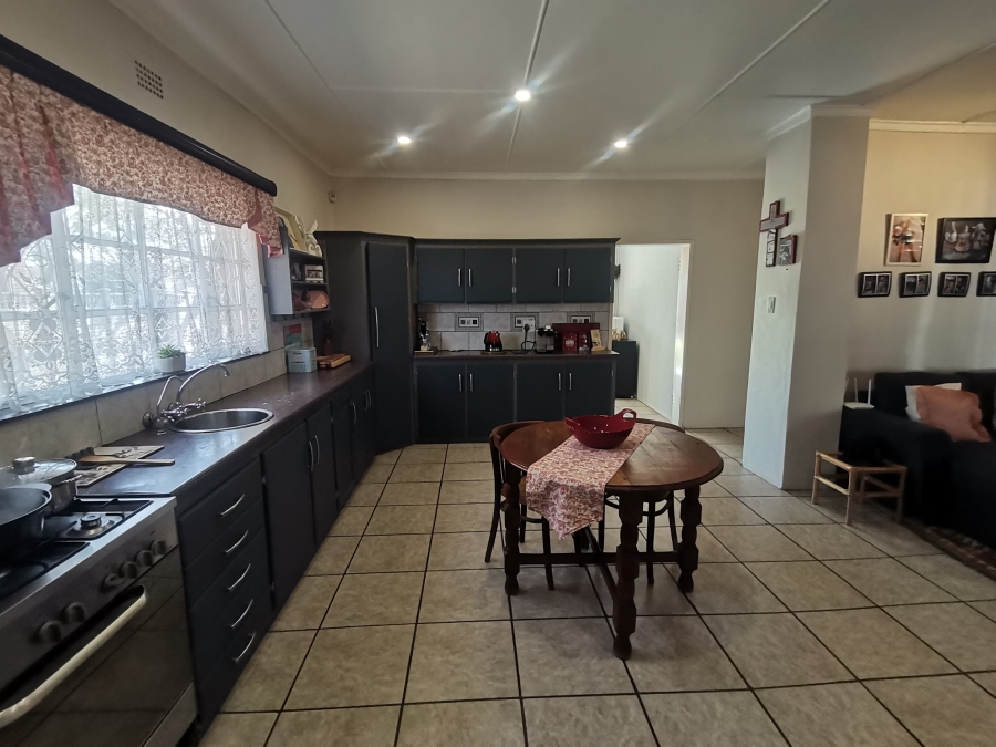 5 Bedroom Property for Sale in Senekal Free State